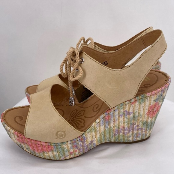 Born tan floral wedges - Picture 4 of 9